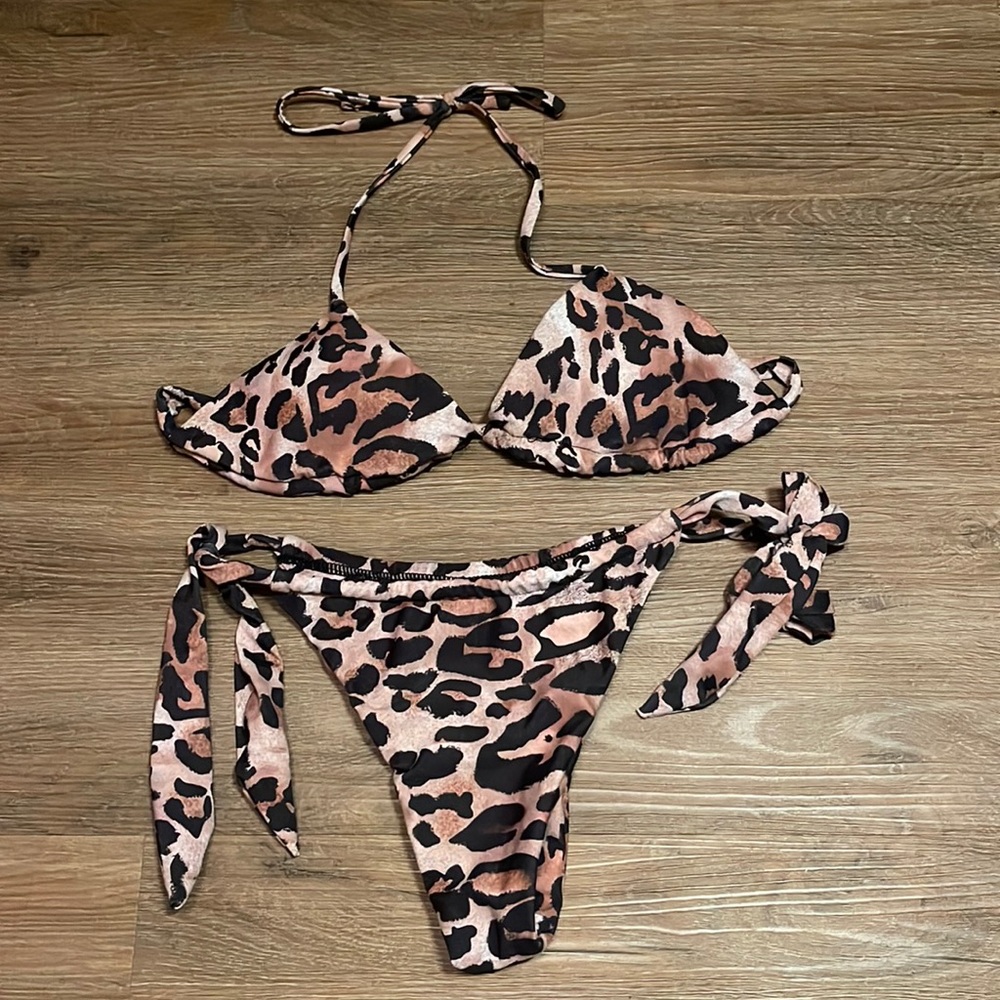 Women’s Cheetah Print Bathing Suit Set